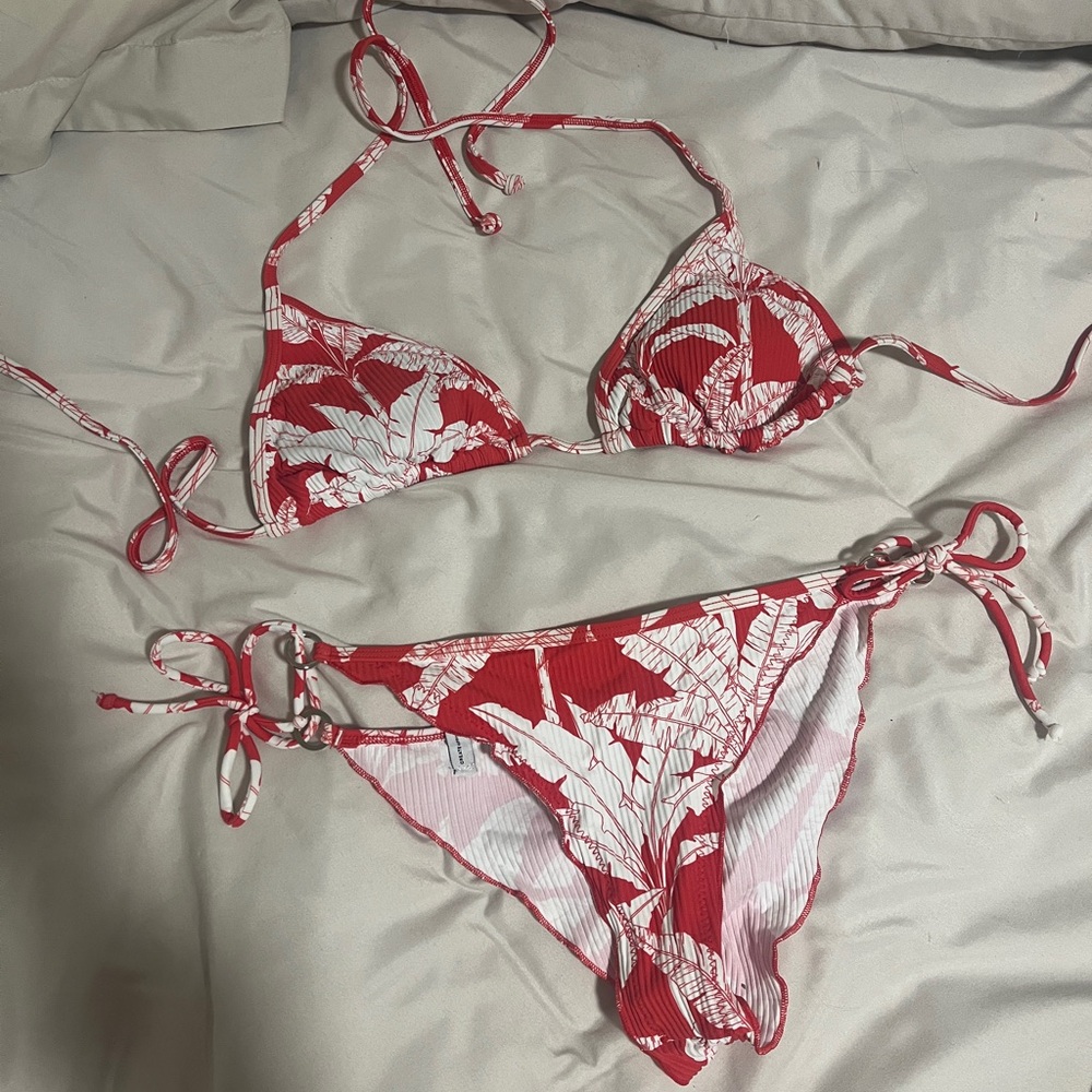 Body glove size small red floral bikini